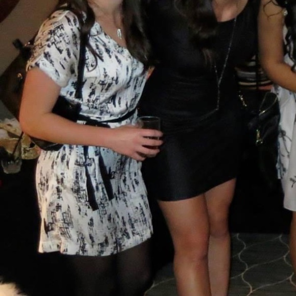 Alythea | small silk dress with pockets - Picture 2 of 9